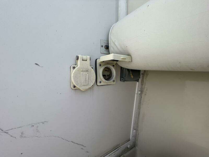 NO NAME 37ft Silverton Yacht For Sale