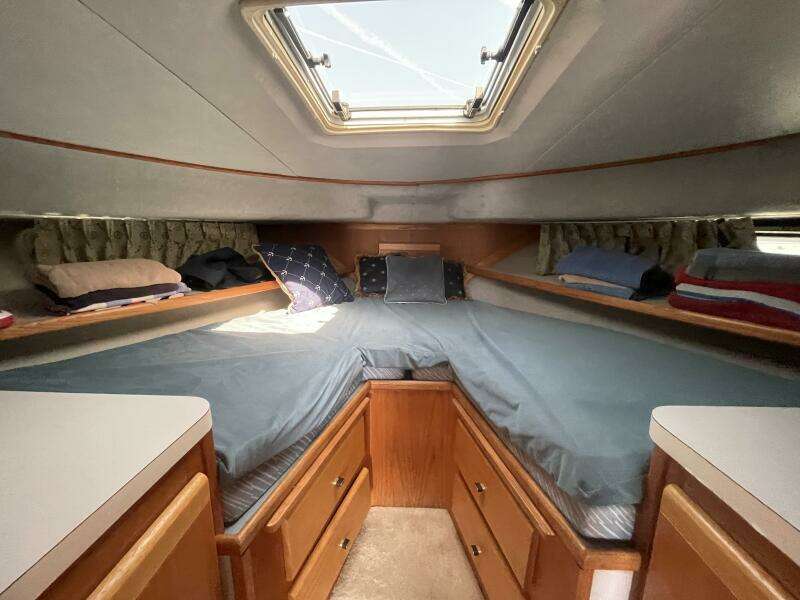 NO NAME 37ft Silverton Yacht For Sale