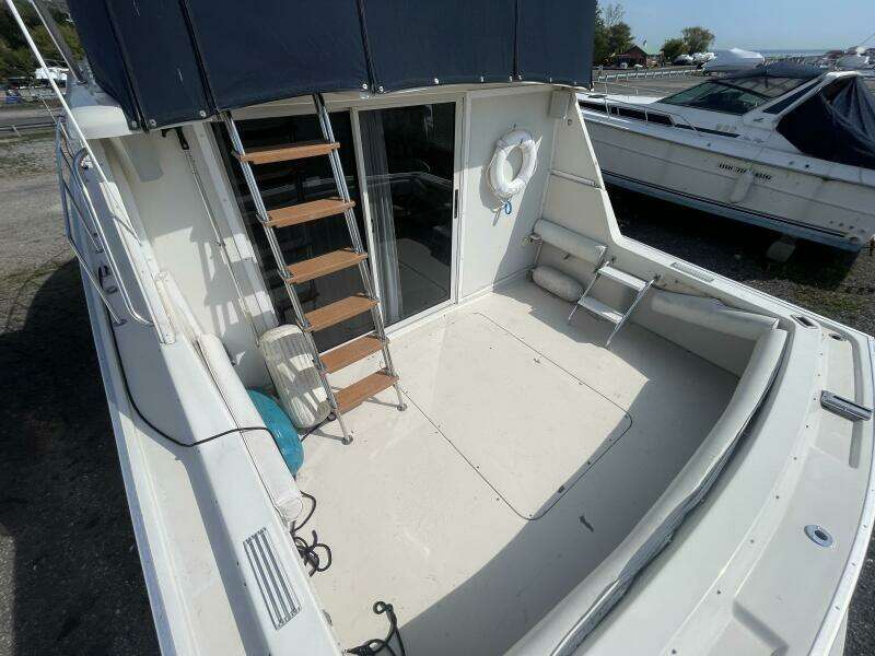 NO NAME 37ft Silverton Yacht For Sale