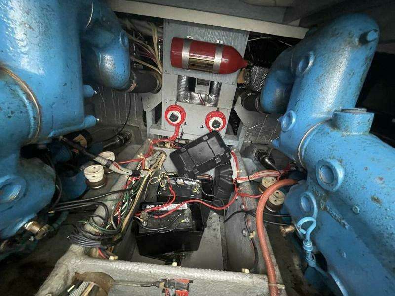 NO NAME 37ft Silverton Yacht For Sale