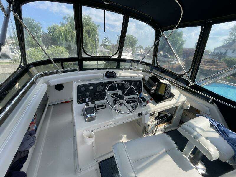 NO NAME 37ft Silverton Yacht For Sale