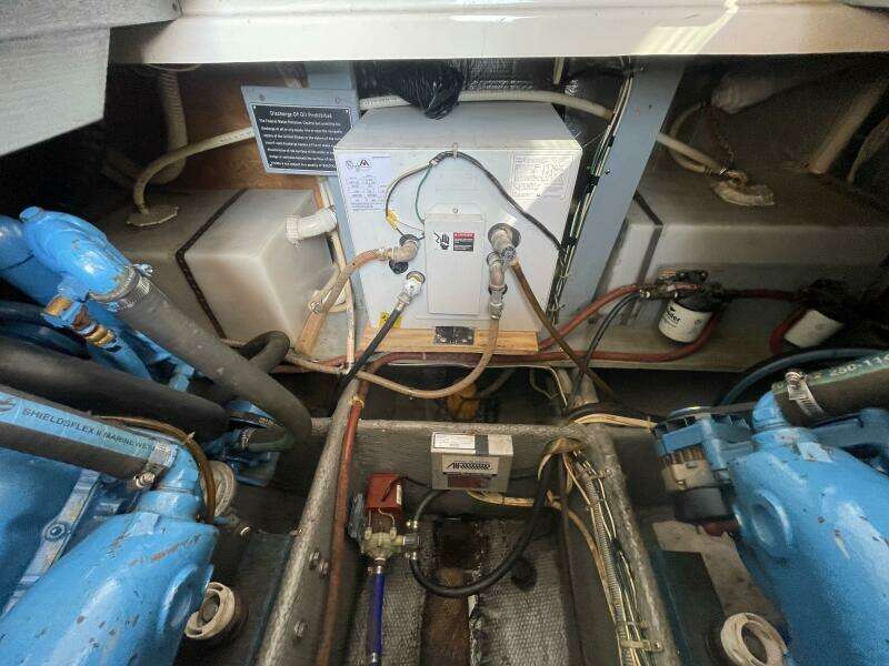 NO NAME 37ft Silverton Yacht For Sale