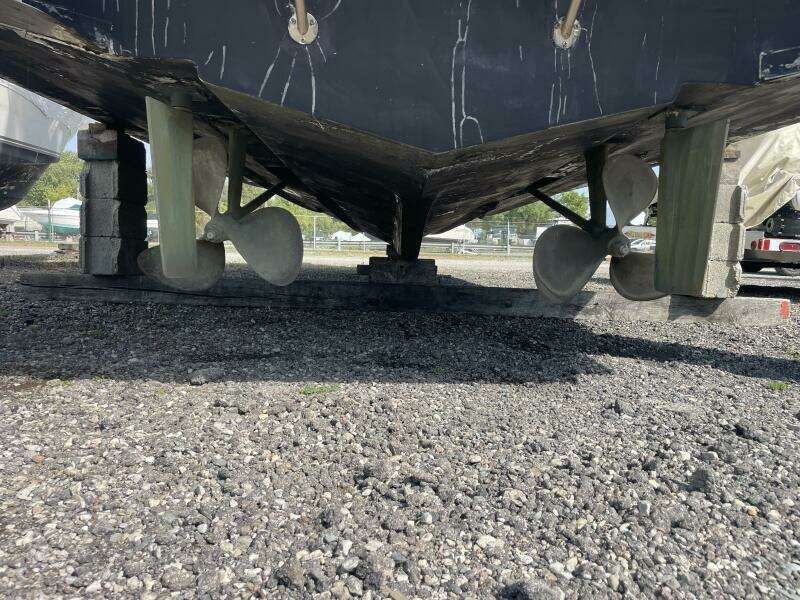 NO NAME 37ft Silverton Yacht For Sale