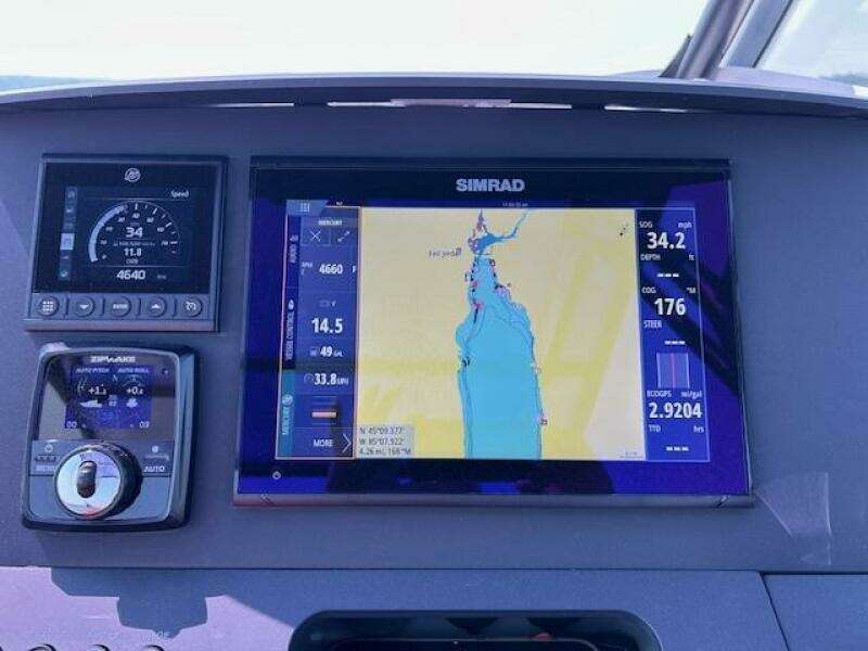27ft Nimbus Yacht For Sale