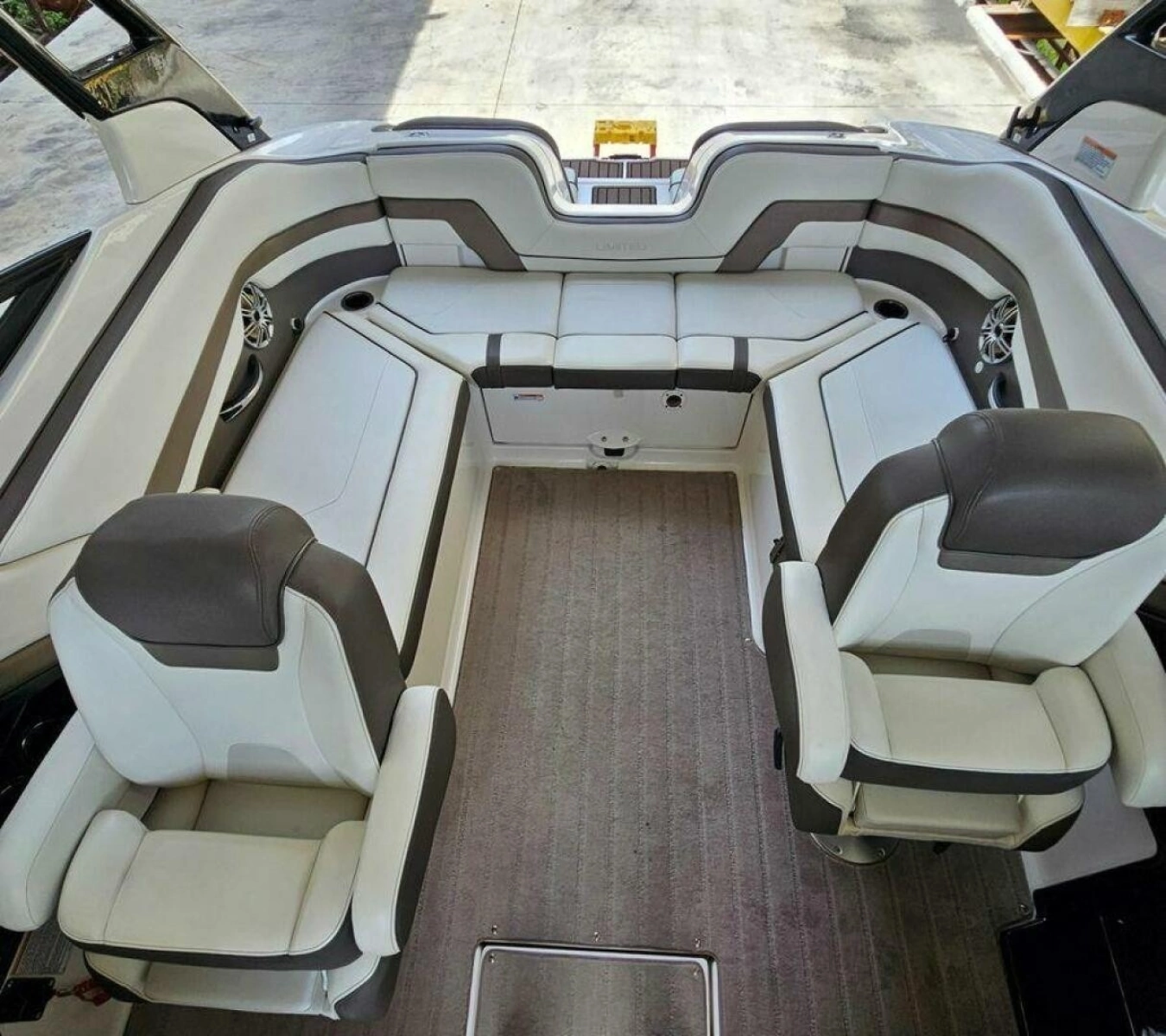 2016 Yamaha Boats 242 Limited S E-Series