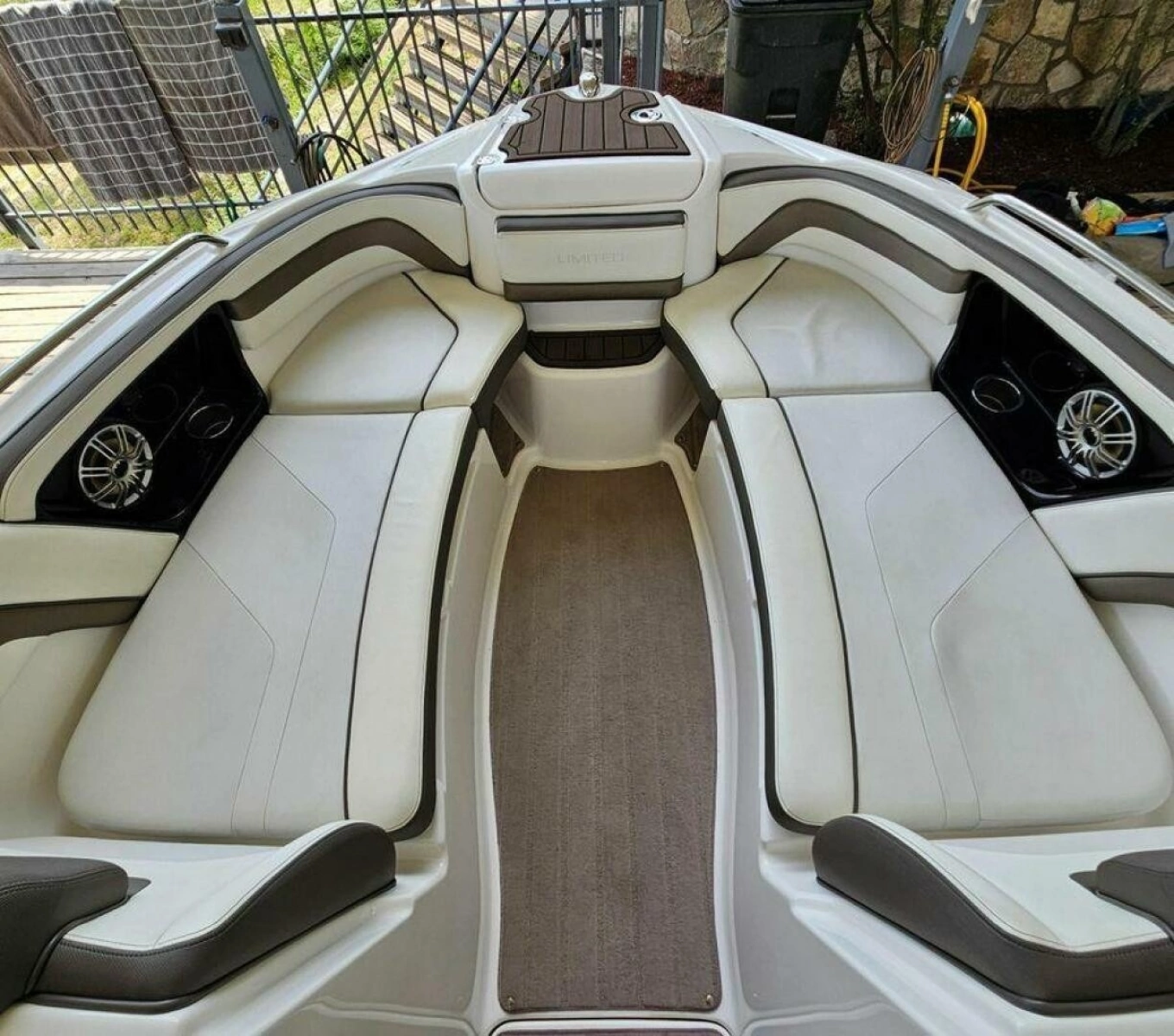 2016 Yamaha Boats 242 Limited S E-Series
