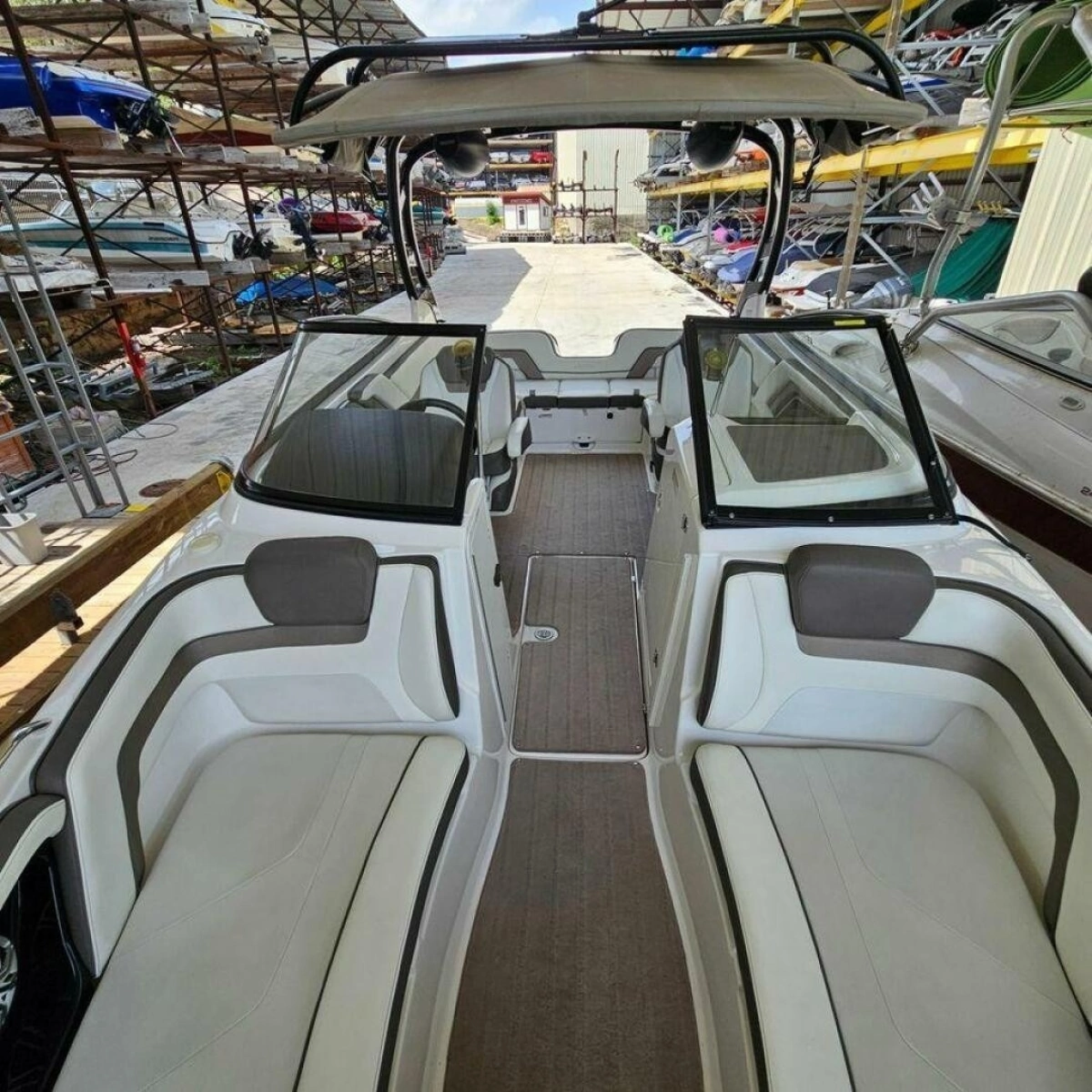 2016 Yamaha Boats 242 Limited S E-Series