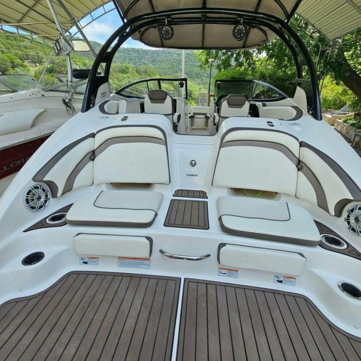2016 Yamaha Boats 242 Limited S E-Series