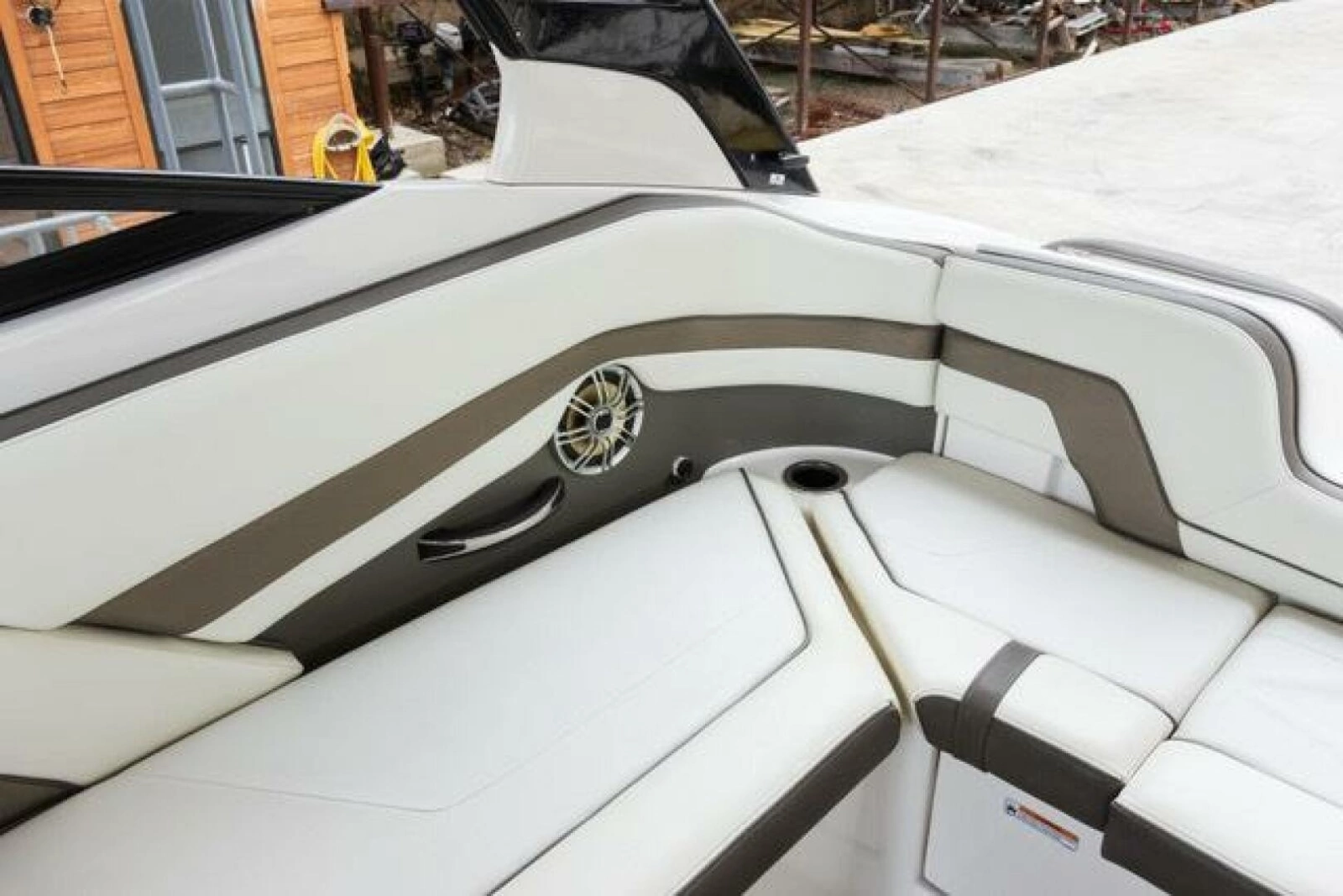 2016 Yamaha Boats 242 Limited S E-Series