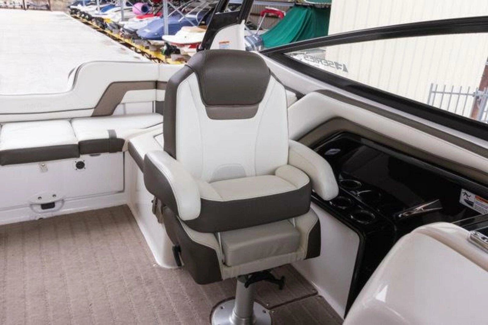 2016 Yamaha Boats 242 Limited S E-Series