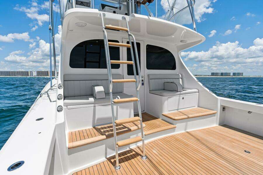 2026 Viking 46 Billfish Cockpit