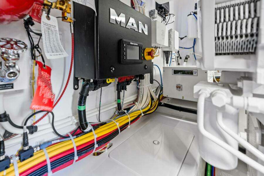2026 Viking 46 Billfish Engine