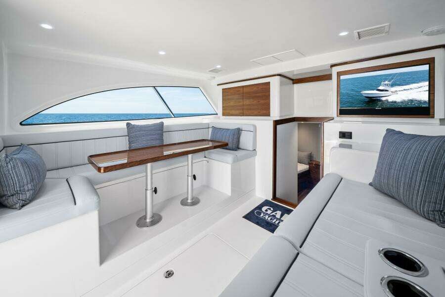 2026 Viking 46 Billfish Dinette