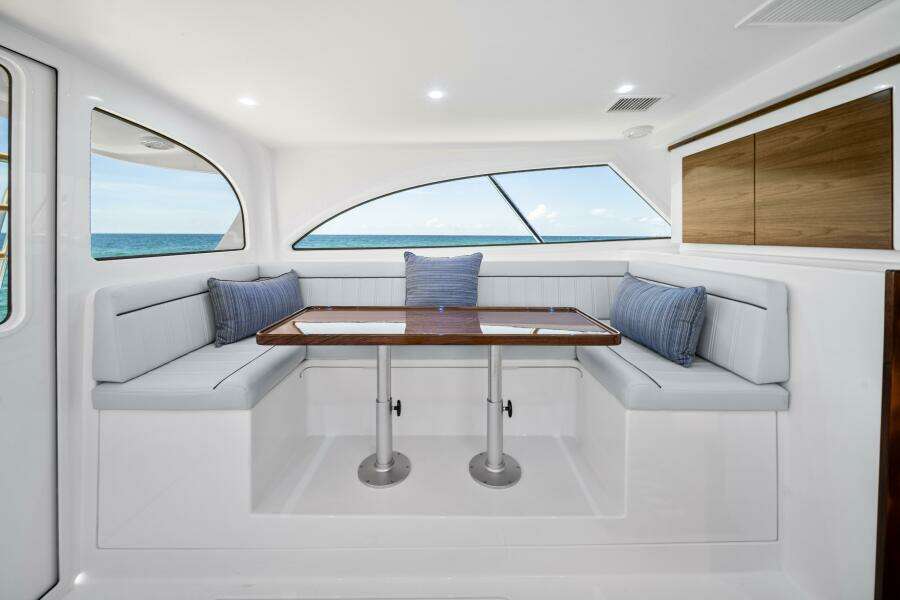 2026 Viking 46 Billfish Dinette