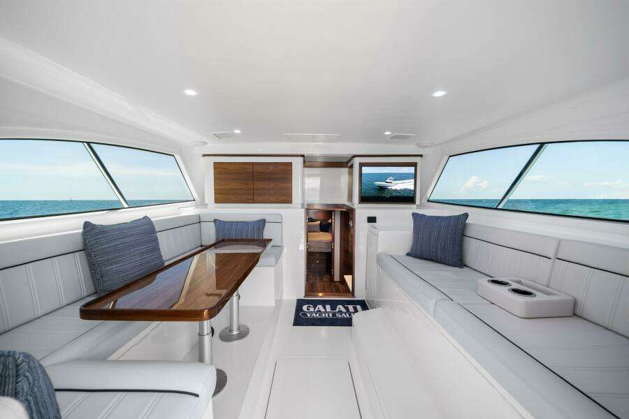 2026 Viking 46 Billfish Salon