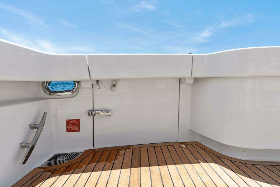2026 Viking 46 Billfish Cockpit