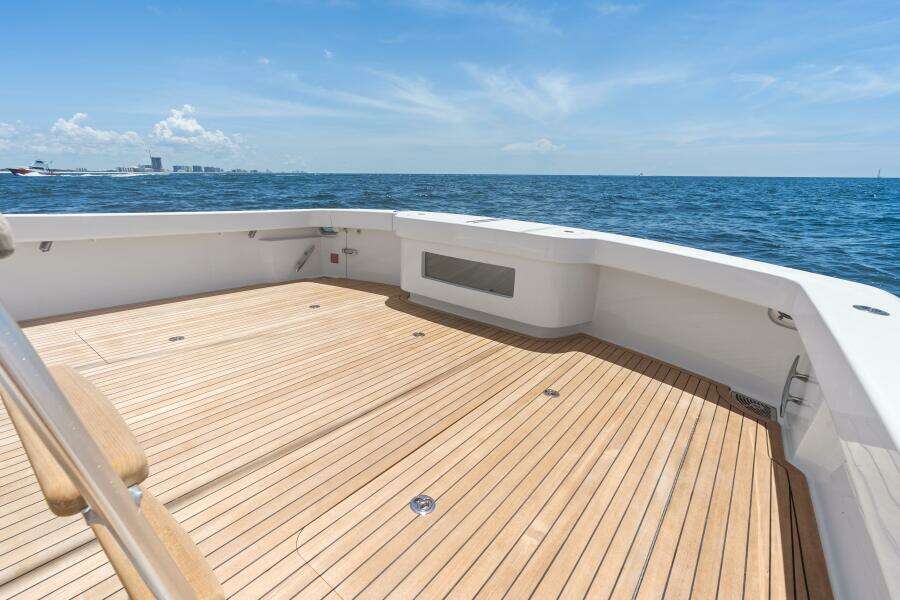 2026 Viking 46 Billfish Cockpit