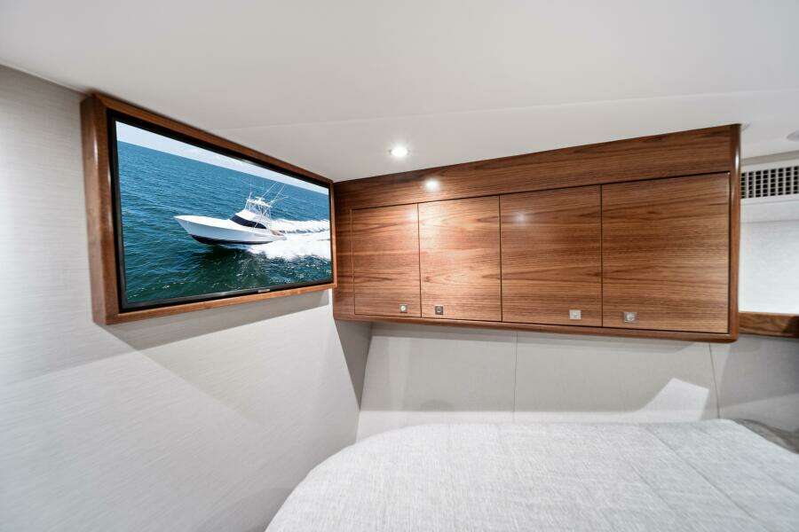 2026 Viking 46 Billfish Master Stateroom