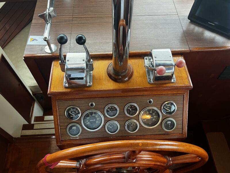 1979 Grand Banks Classic