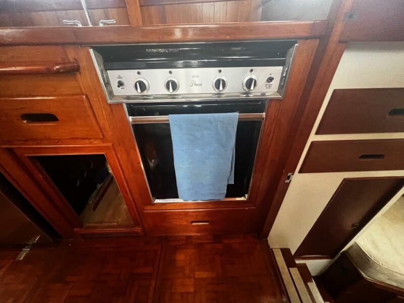 1979 Grand Banks Classic