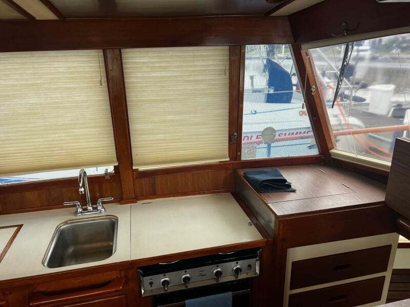 1979 Grand Banks Classic