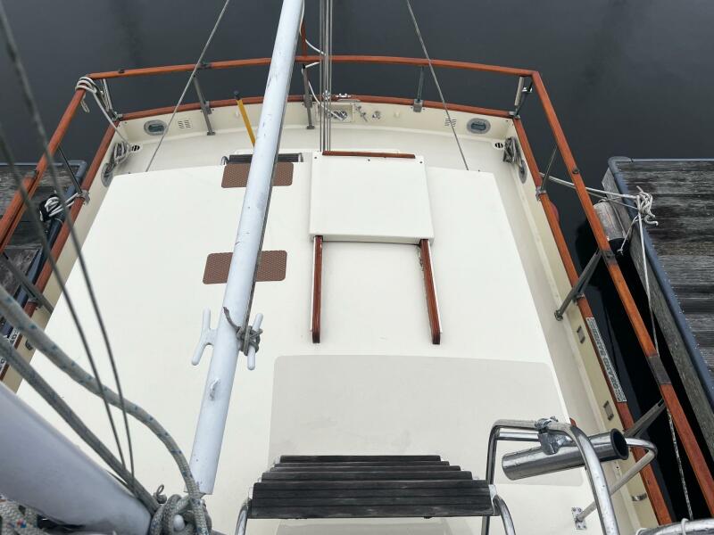 1979 Grand Banks Classic