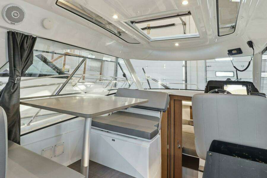 29ft Beneteau Yacht For Sale