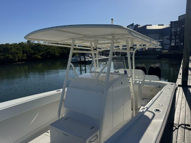 31' 2006 Jupiter 31 CC Forward Seating