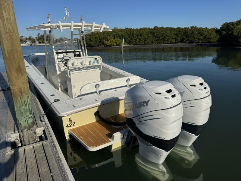 31' 2006 Jupiter 31 CC Forward Seating