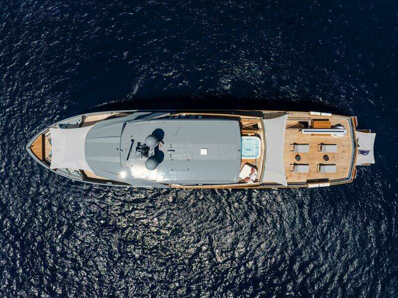 37XP 17 121ft Numarine Yacht For Sale