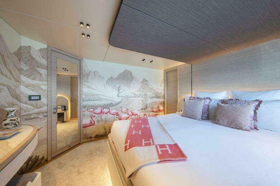 37XP 17 121ft Numarine Yacht For Sale