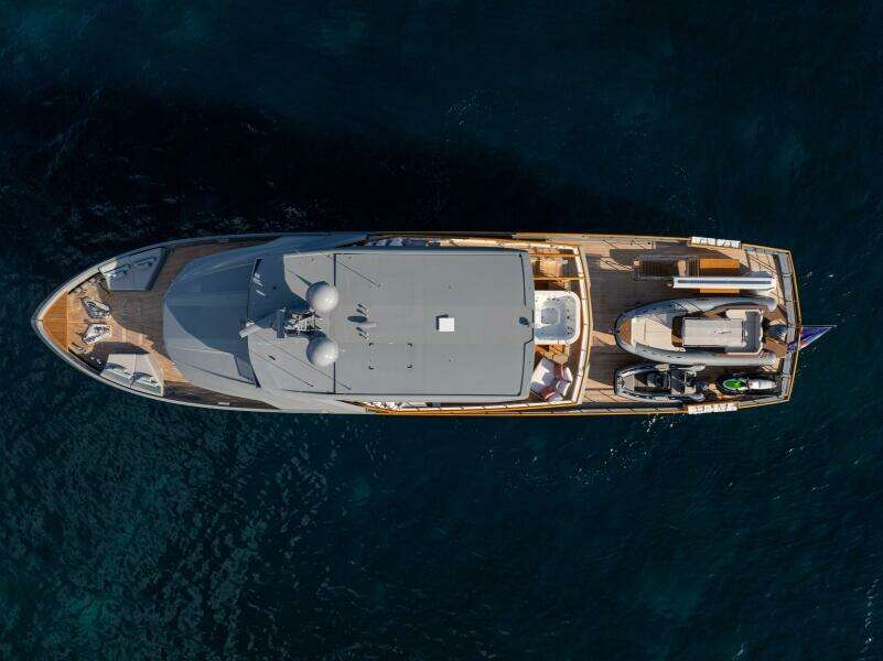 37XP 17 121ft Numarine Yacht For Sale