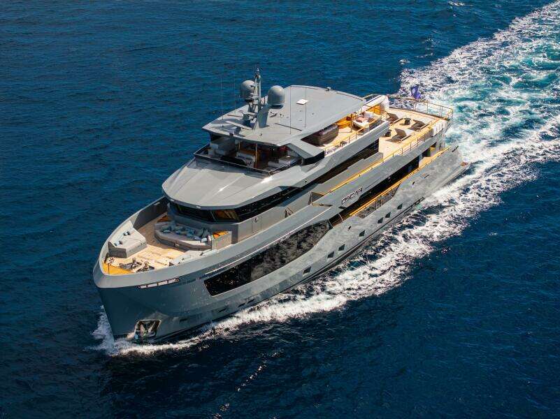 37XP 17 121ft Numarine Yacht For Sale