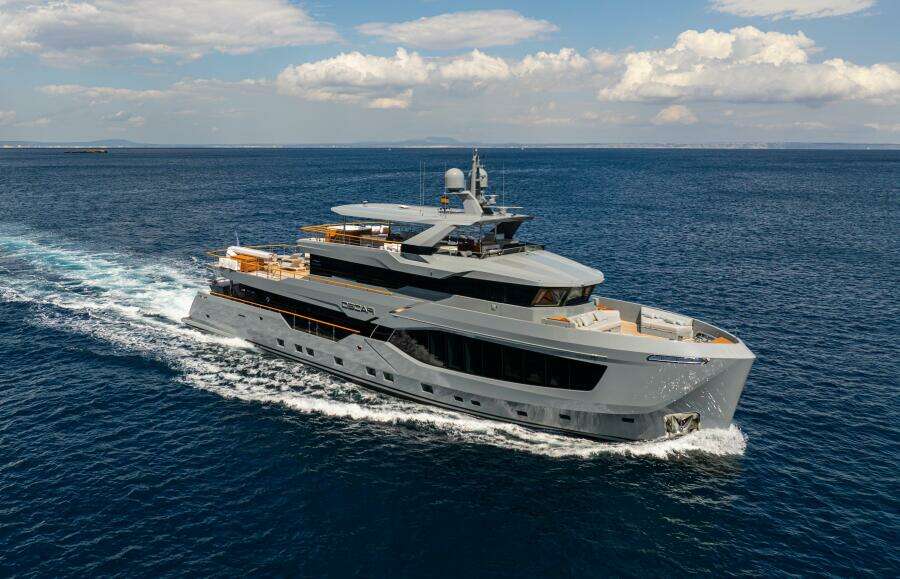 37XP 17 121ft Numarine Yacht For Sale