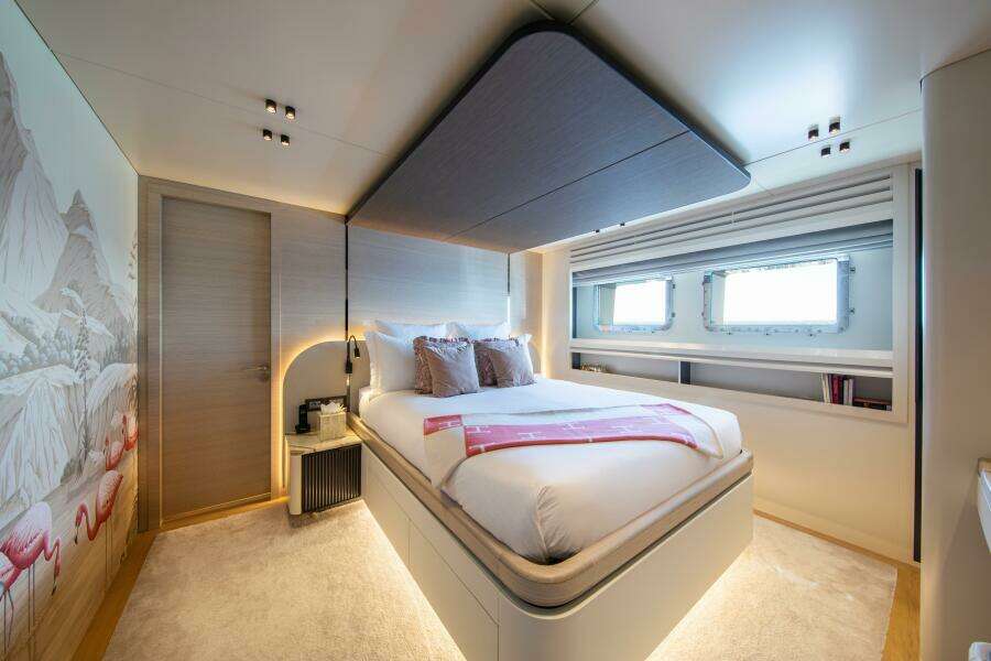 37XP 17 121ft Numarine Yacht For Sale