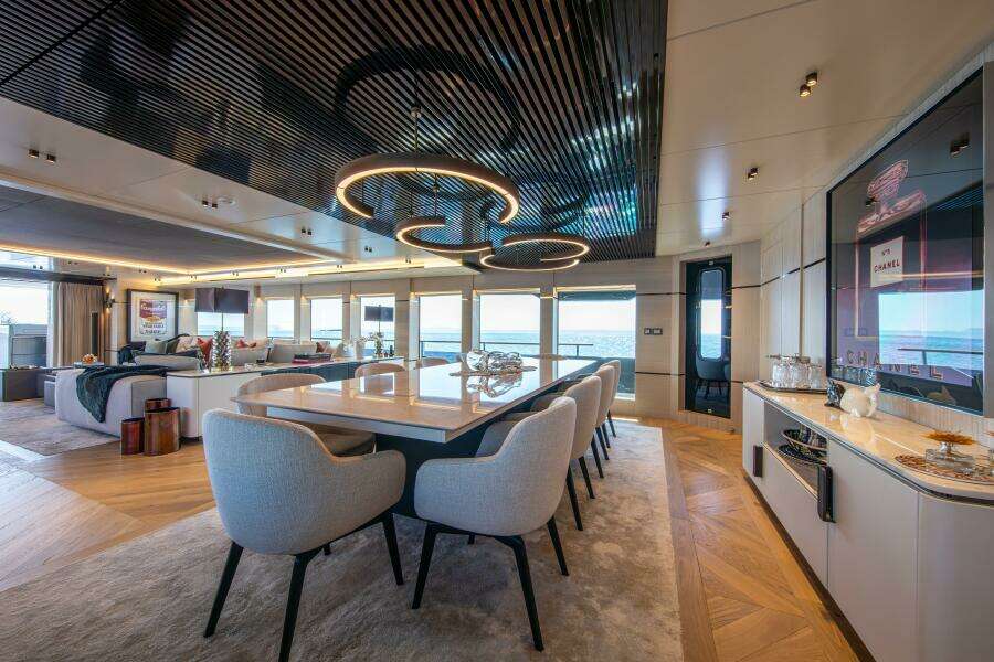37XP 17 121ft Numarine Yacht For Sale