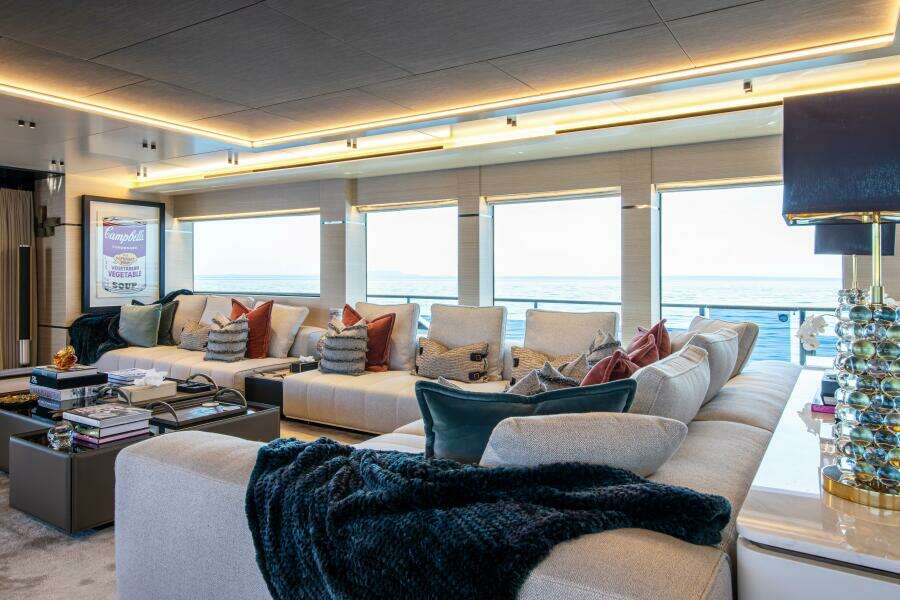 37XP 17 121ft Numarine Yacht For Sale