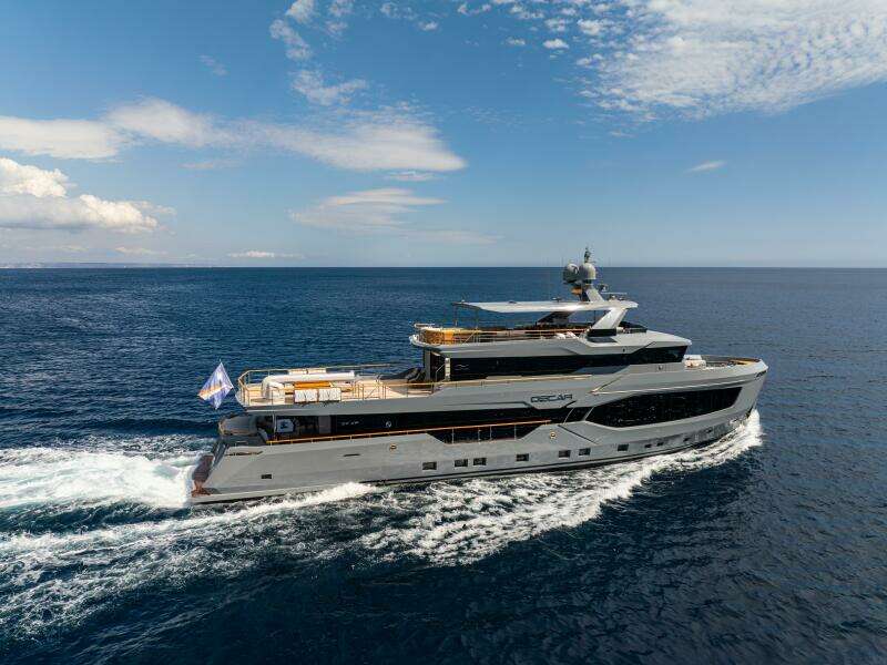 37XP 17 121ft Numarine Yacht For Sale