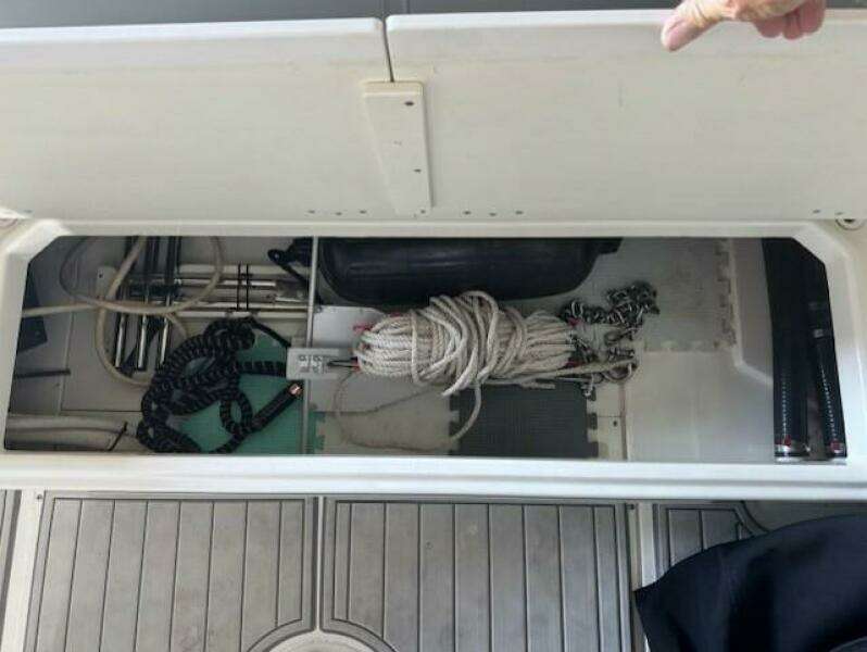 27ft Boston Whaler Yacht For Sale