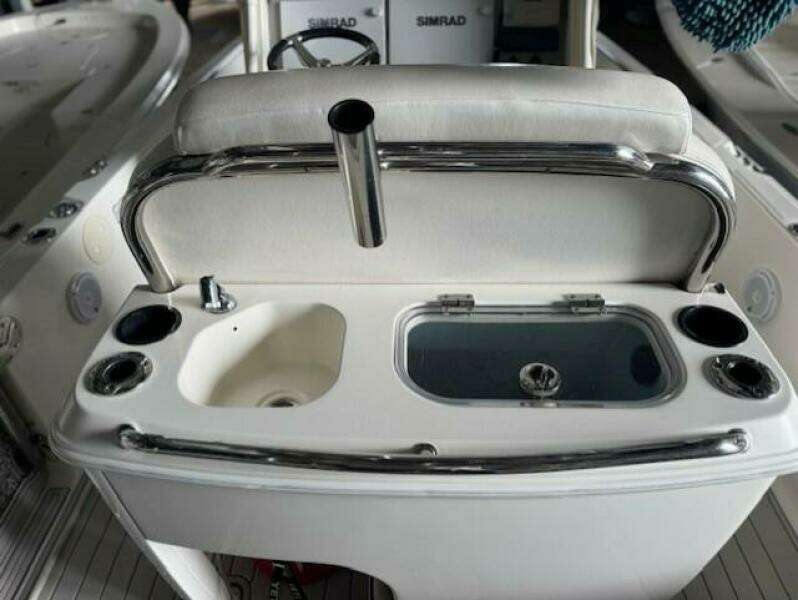 27ft Boston Whaler Yacht For Sale