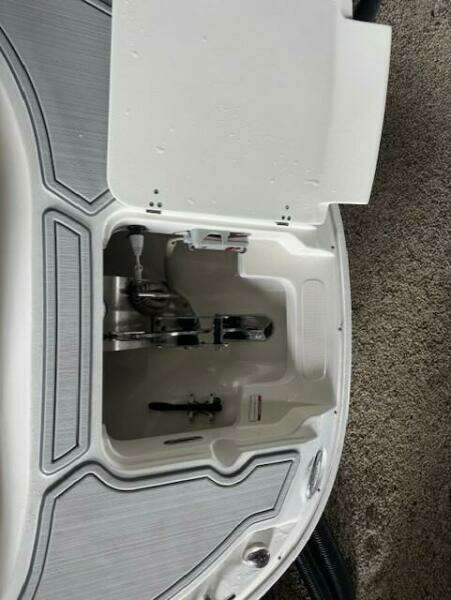 27ft Boston Whaler Yacht For Sale