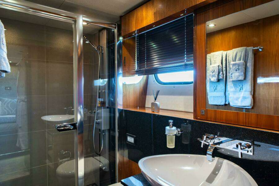 LADY VOLANTIS 115ft Sunseeker Yacht For Sale