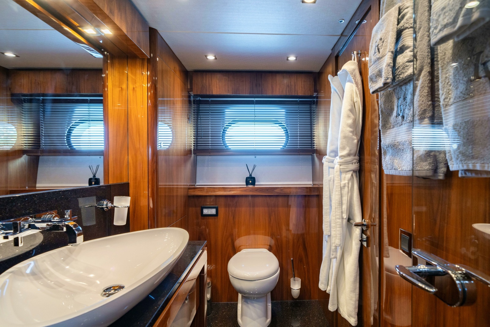 LADY VOLANTIS 113ft Sunseeker Yacht For Sale