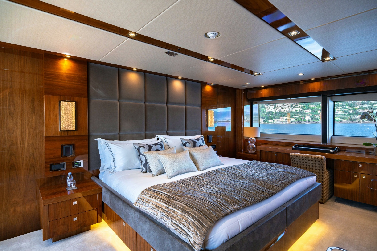 LADY VOLANTIS 113ft Sunseeker Yacht For Sale