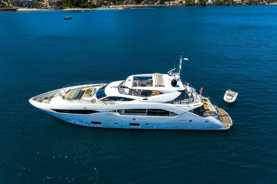 LADY VOLANTIS 115ft Sunseeker Yacht For Sale