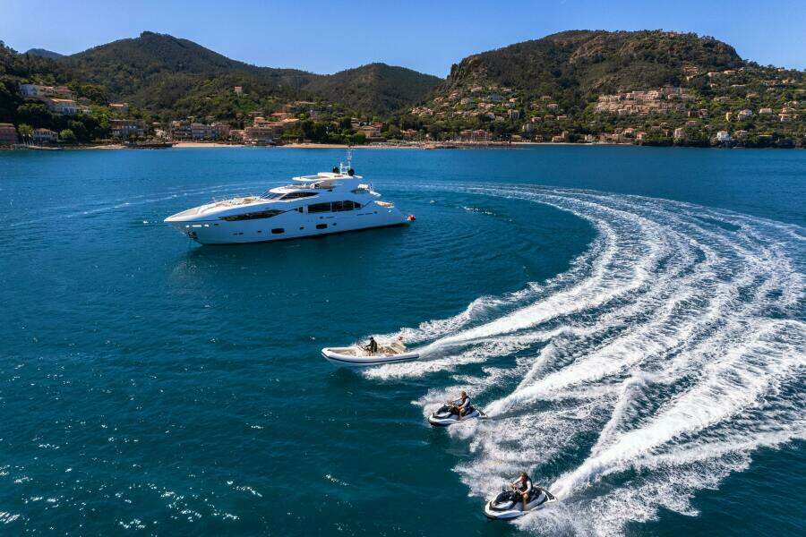 LADY VOLANTIS 115ft Sunseeker Yacht For Sale