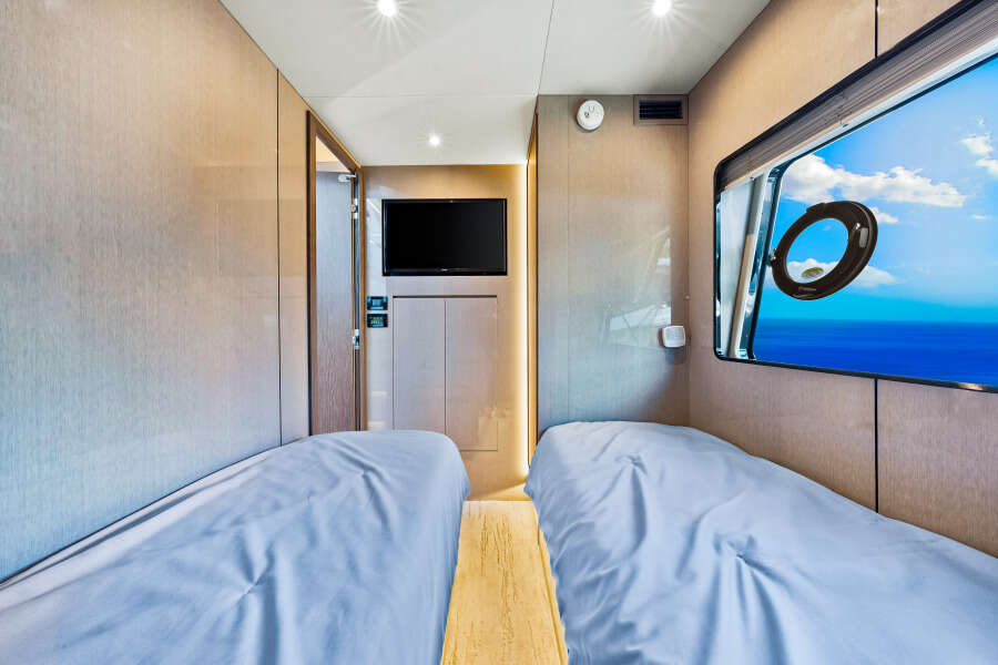 57ft Cruisers Yachts Yacht For Sale