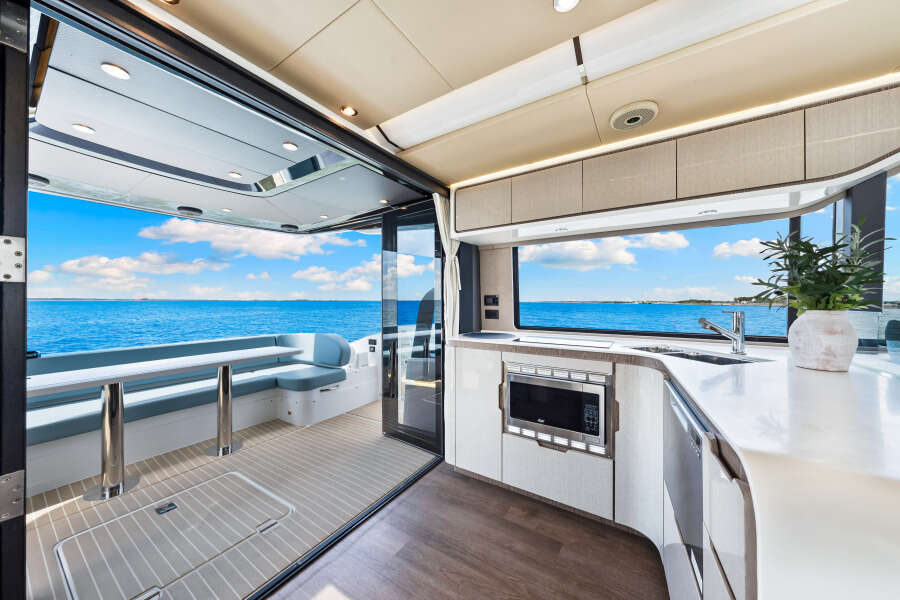 57ft Cruisers Yachts Yacht For Sale