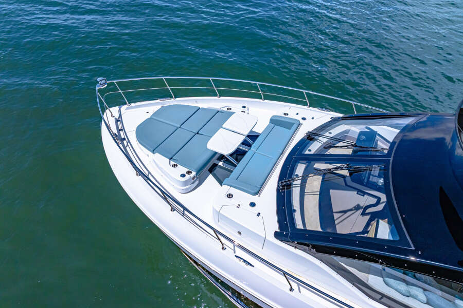 57ft Cruisers Yachts Yacht For Sale