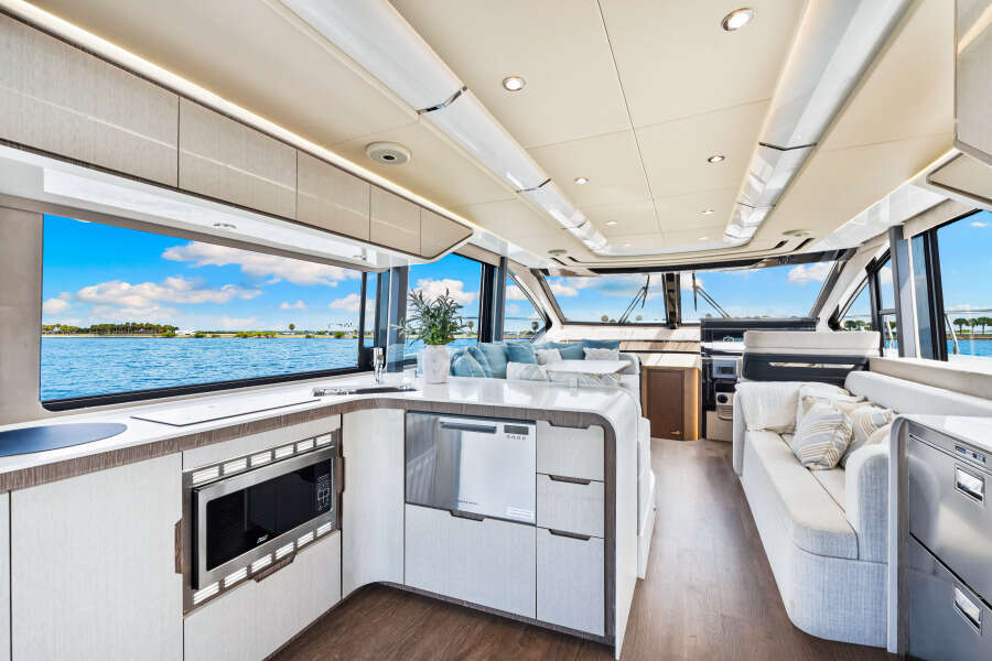 57ft Cruisers Yachts Yacht For Sale